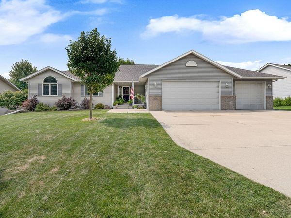 1624 Prairie Lane NE, Owatonna, MN 55060