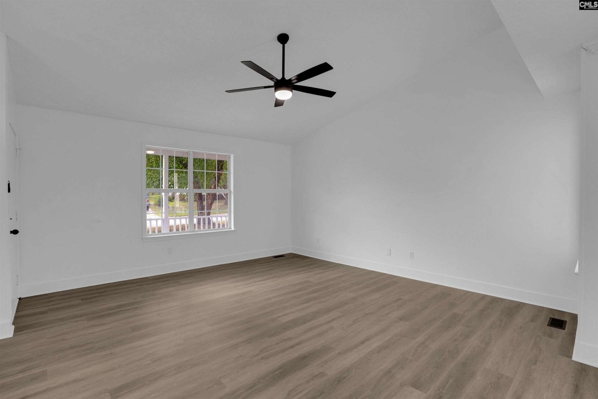 196 Bill Williamson Court Photo 6