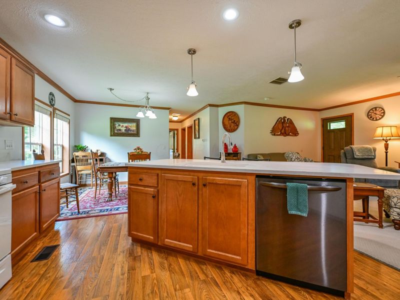 37283 Price Road , Logan, OH 43138 Photo 10