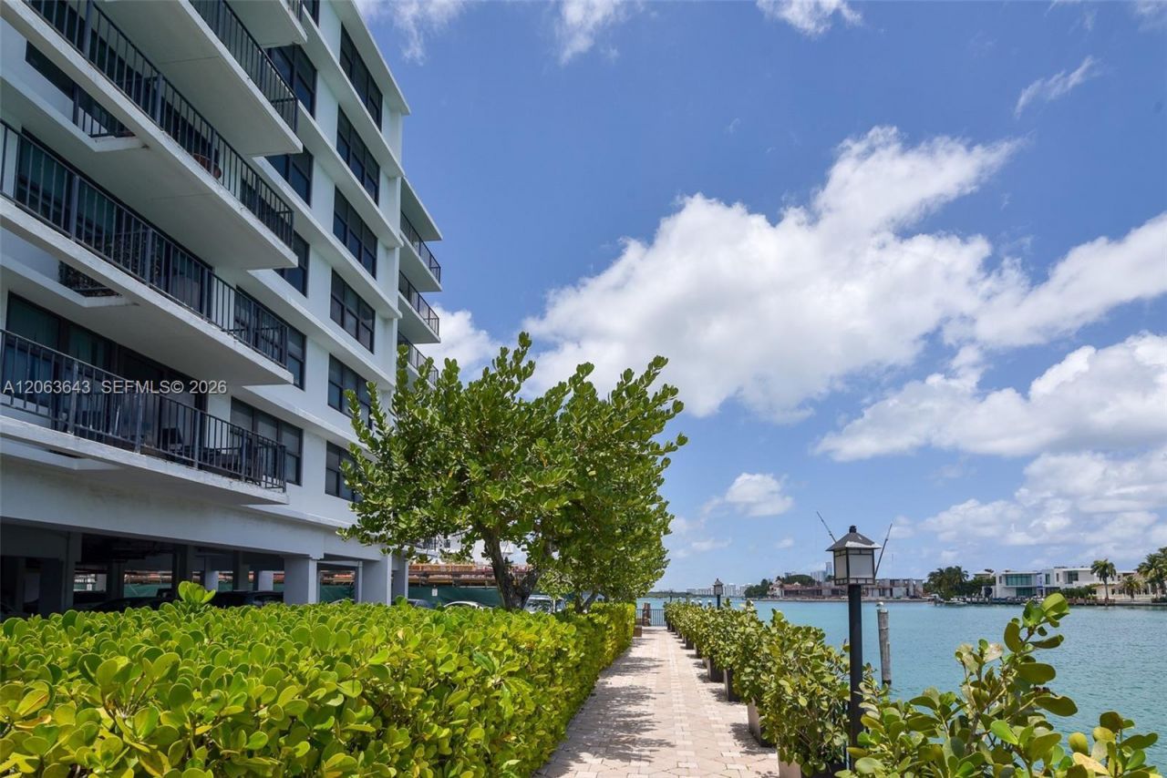 10101 E Bay Harbor Dr , Unit 404, Bay Harbor Islands, FL 33154 Photo