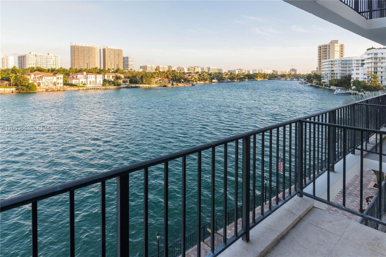 10101 E Bay Harbor Dr , Unit 404, Bay Harbor Islands, FL 33154 Photo