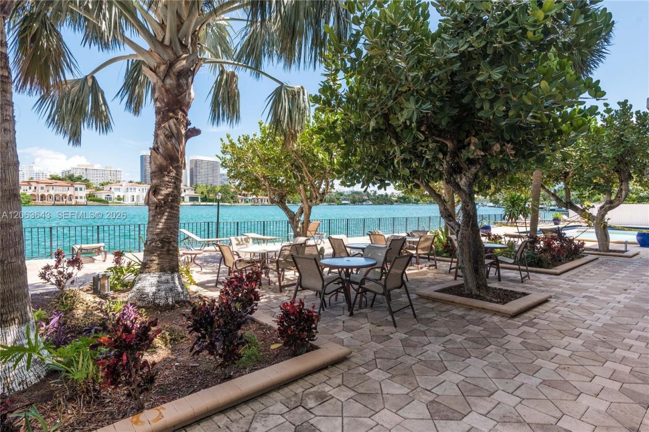 10101 E Bay Harbor Dr , Unit 404, Bay Harbor Islands, FL 33154 Photo