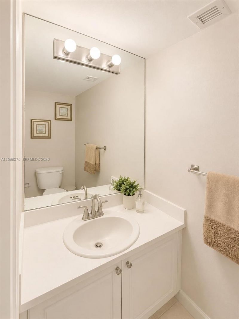 200 Leslie Dr , Unit 727, Hallandale Beach, FL 33009 Photo