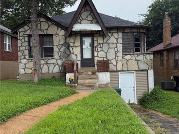 3010 Kemp Drive , St Louis, MO 63121