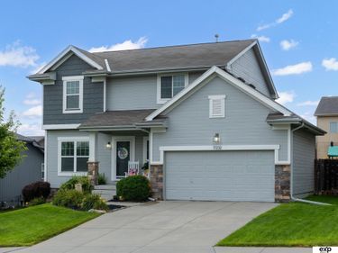 17232 Palisades Drive, Omaha, NE 68136