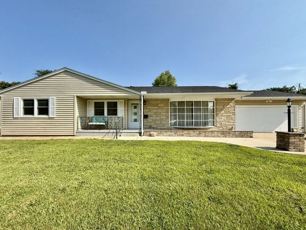 7 Edgewood Drive, Kewanee, IL 61443