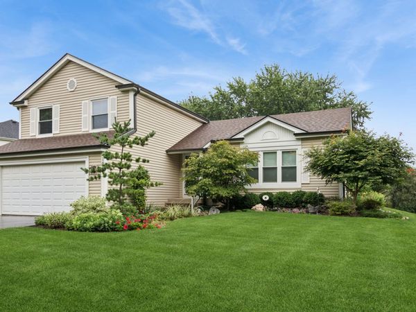 1011 Woodbridge Drive , Cary, IL 60013