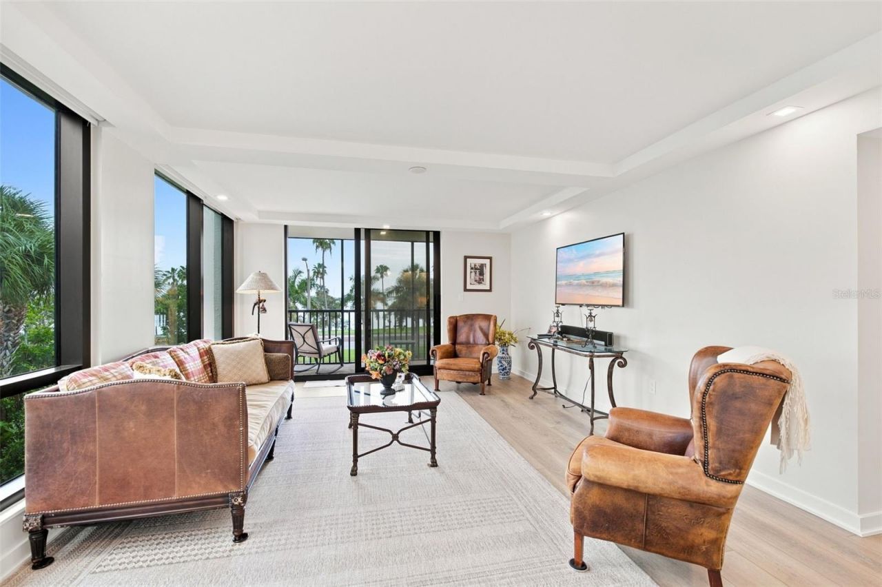 707 S Gulfstream Avenue, Unit 207, Sarasota, FL 34236 Photo