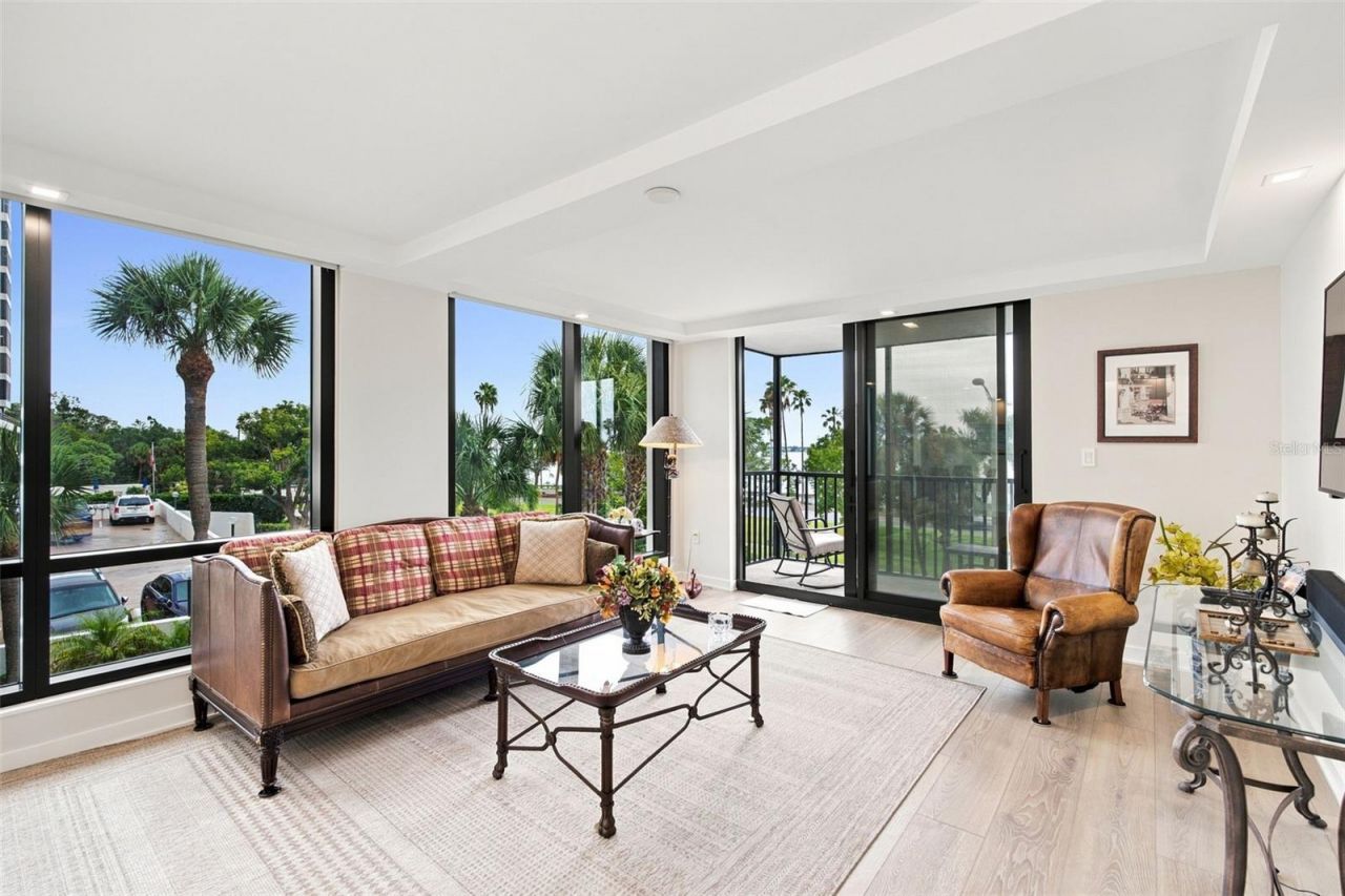 707 S Gulfstream Avenue, Unit 207, Sarasota, FL 34236 Photo