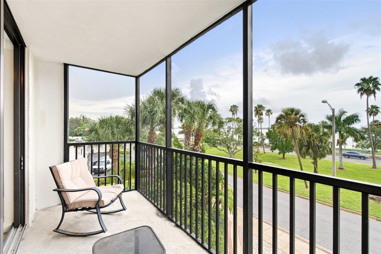 707 S Gulfstream Avenue, Unit 207, Sarasota, FL 34236 Photo