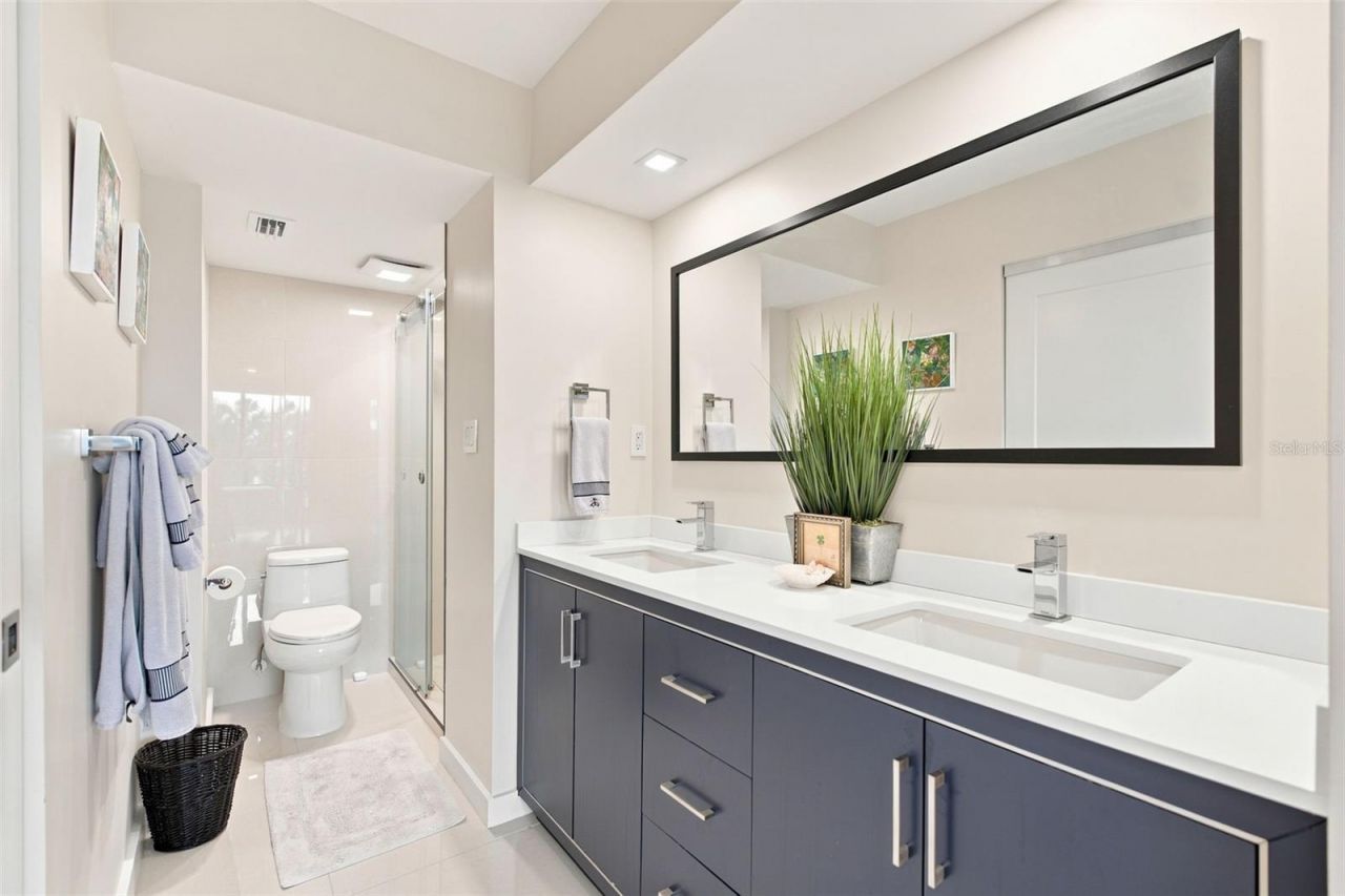 707 S Gulfstream Avenue, Unit 207, Sarasota, FL 34236 Photo