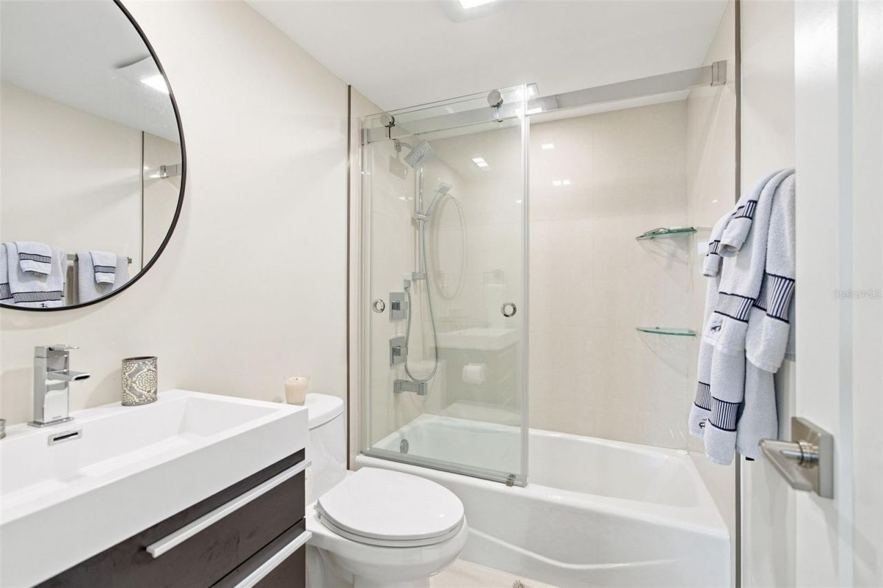 707 S Gulfstream Avenue, Unit 207, Sarasota, FL 34236 Photo