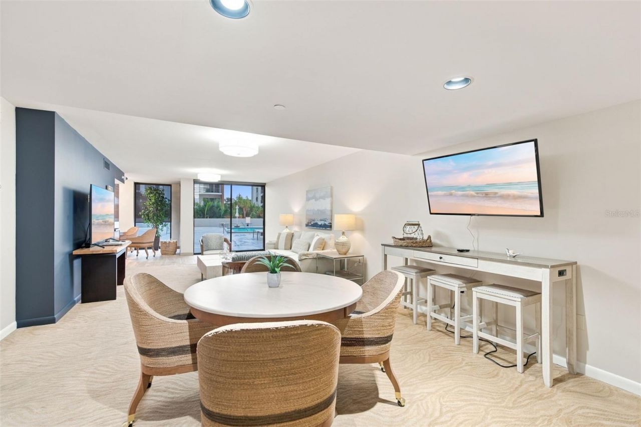 707 S Gulfstream Avenue, Unit 207, Sarasota, FL 34236 Photo