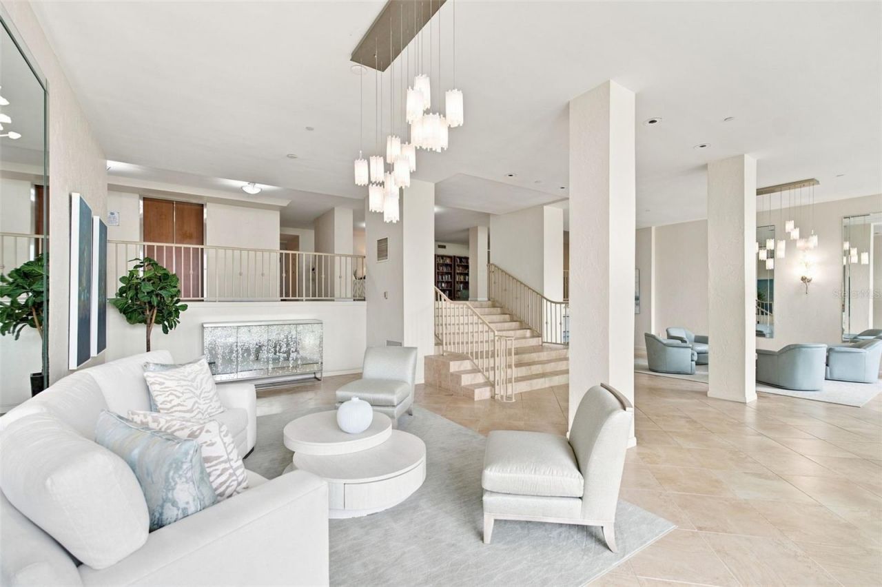 707 S Gulfstream Avenue, Unit 207, Sarasota, FL 34236 Photo
