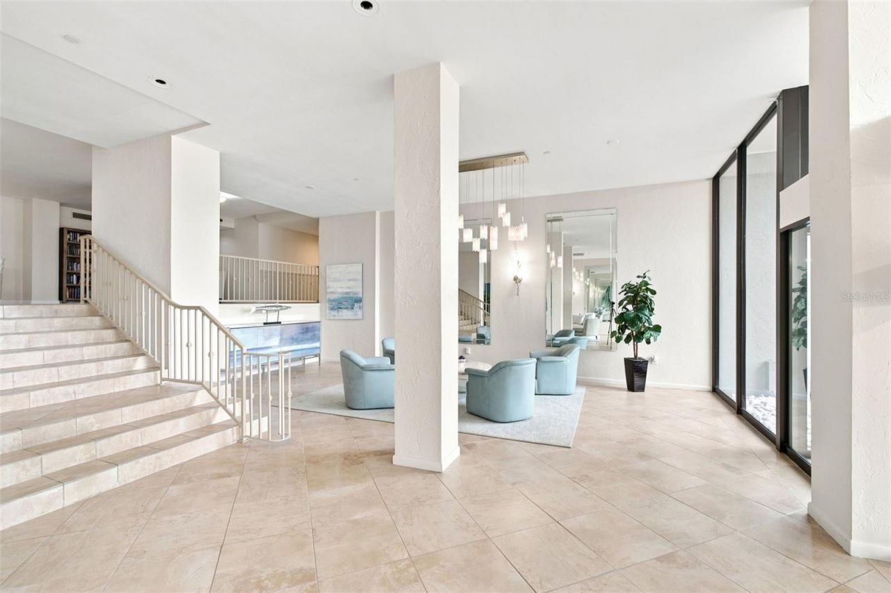 707 S Gulfstream Avenue, Unit 207, Sarasota, FL 34236 Photo