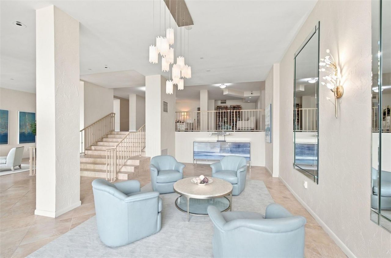 707 S Gulfstream Avenue, Unit 207, Sarasota, FL 34236 Photo