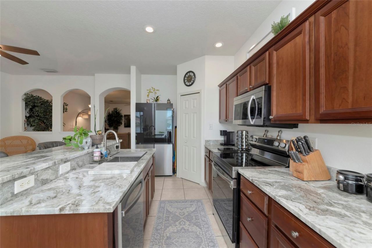 3426 Parkridge Circle, Unit 34-105, Sarasota, FL 34243 Photo