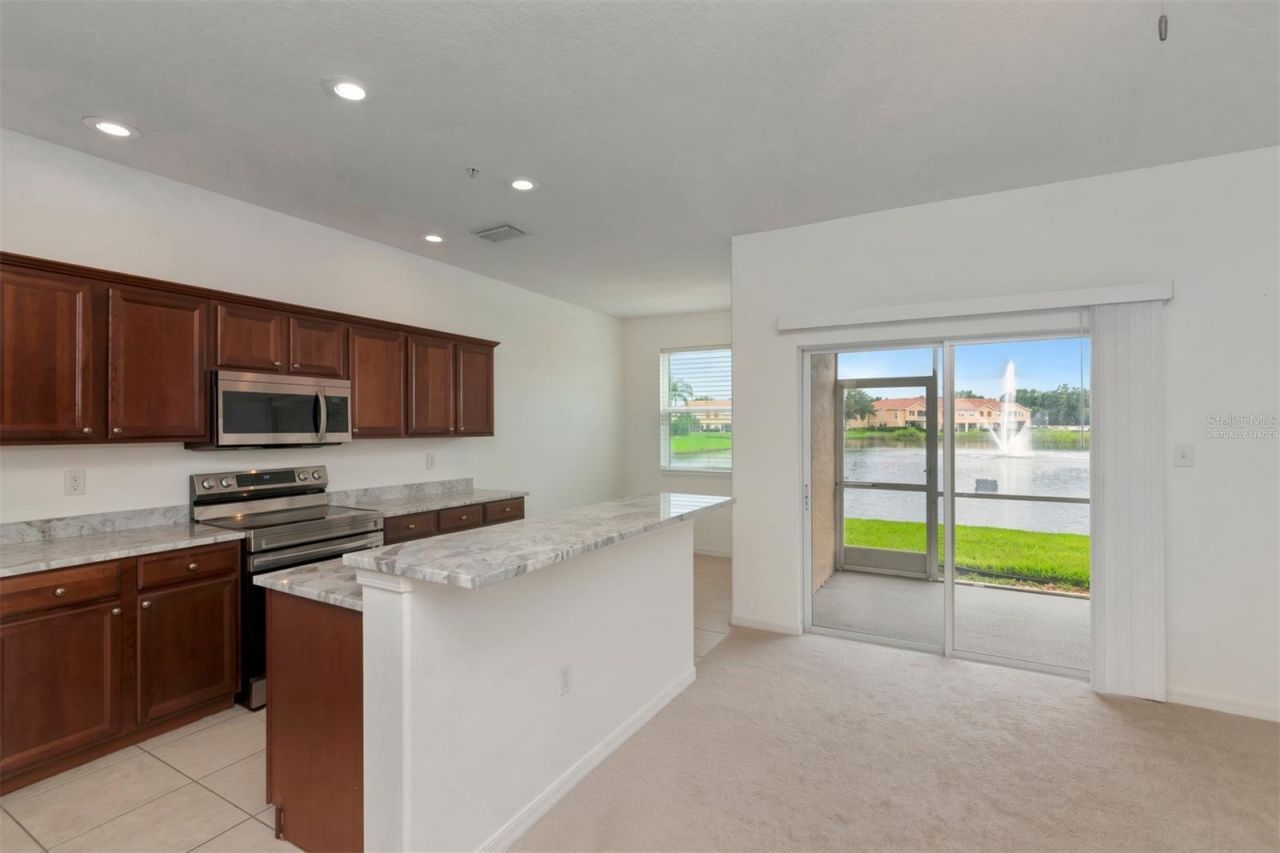 3426 Parkridge Circle, Unit 34-105, Sarasota, FL 34243 Photo
