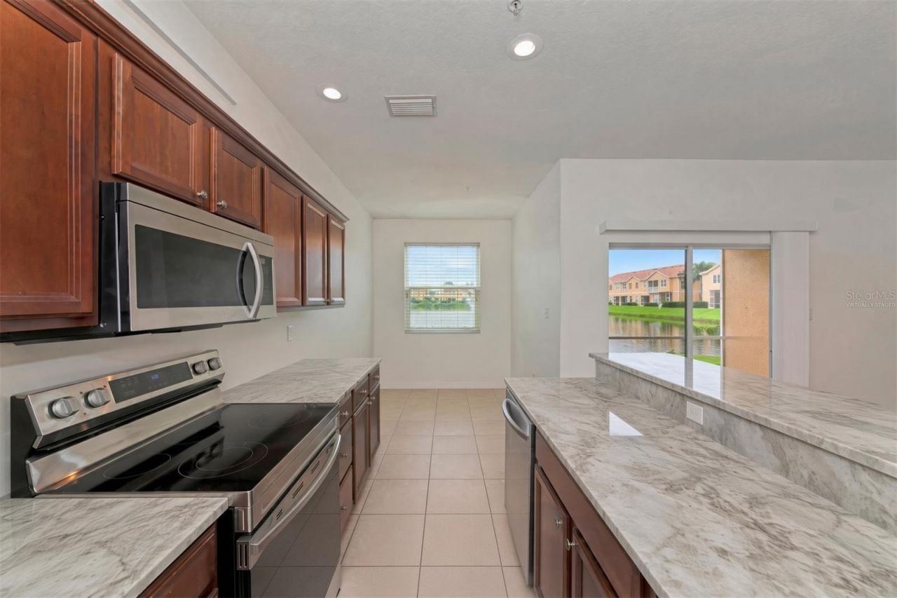 3426 Parkridge Circle, Unit 34-105, Sarasota, FL 34243 Photo