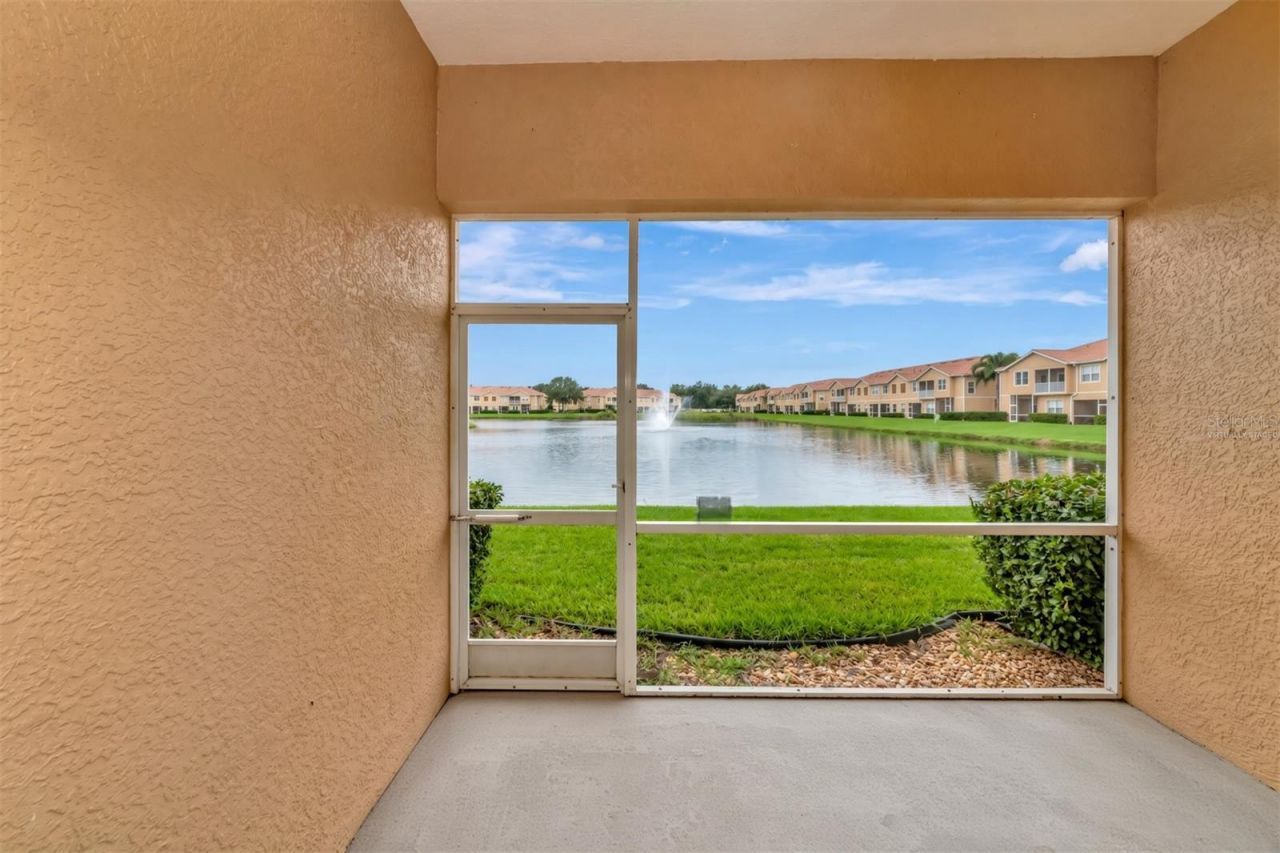 3426 Parkridge Circle, Unit 34-105, Sarasota, FL 34243 Photo