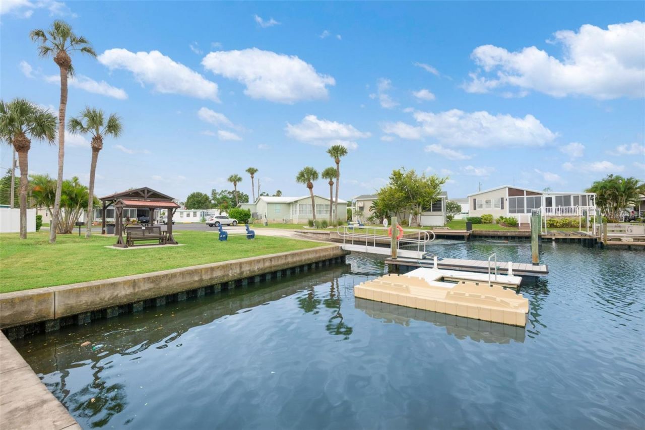 7214 Mount Fairfield Road Ne, Unit 527, Saint Petersburg, FL 33702 Photo