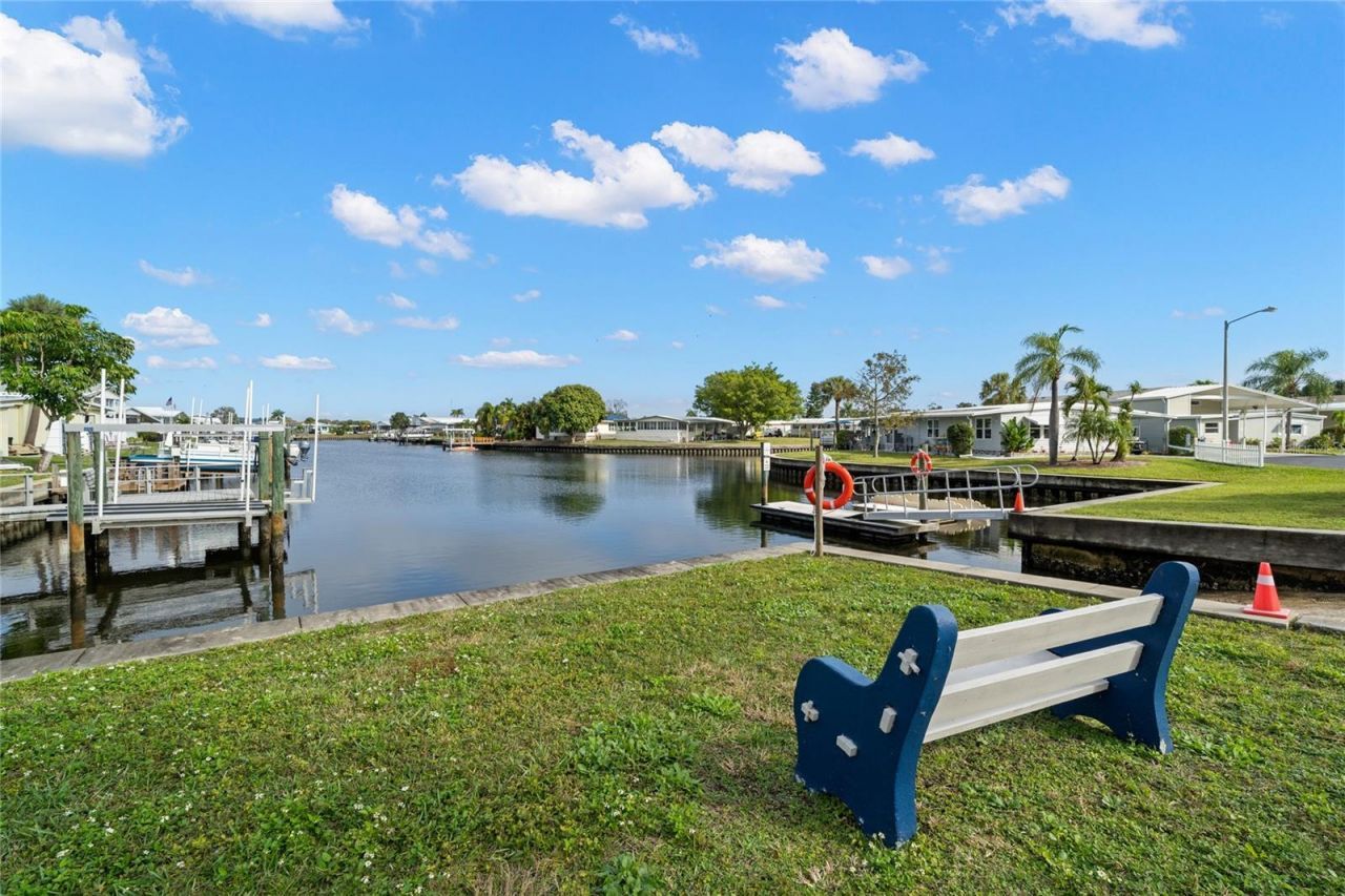 7214 Mount Fairfield Road Ne, Unit 527, Saint Petersburg, FL 33702 Photo