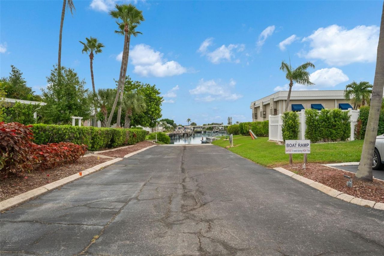 7214 Mount Fairfield Road Ne, Unit 527, Saint Petersburg, FL 33702 Photo