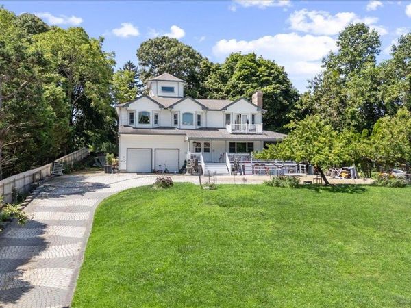 31 Bevin Road , Northport, NY 11768