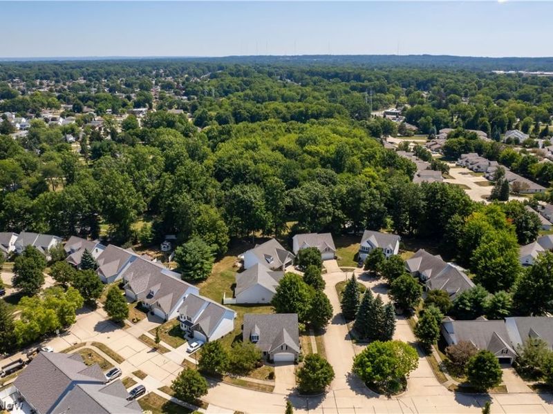6651 Nantucket Lane, Middleburg Heights, OH 44130 Photo 33