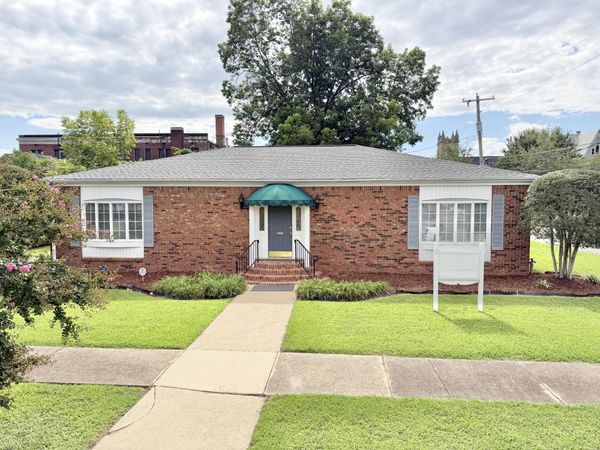 105 N Hickory St., Aberdeen, MS 39730