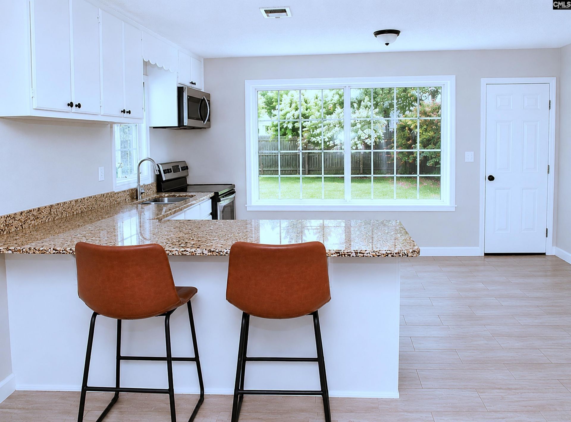 3917 Candlelite Drive  Photo 7
