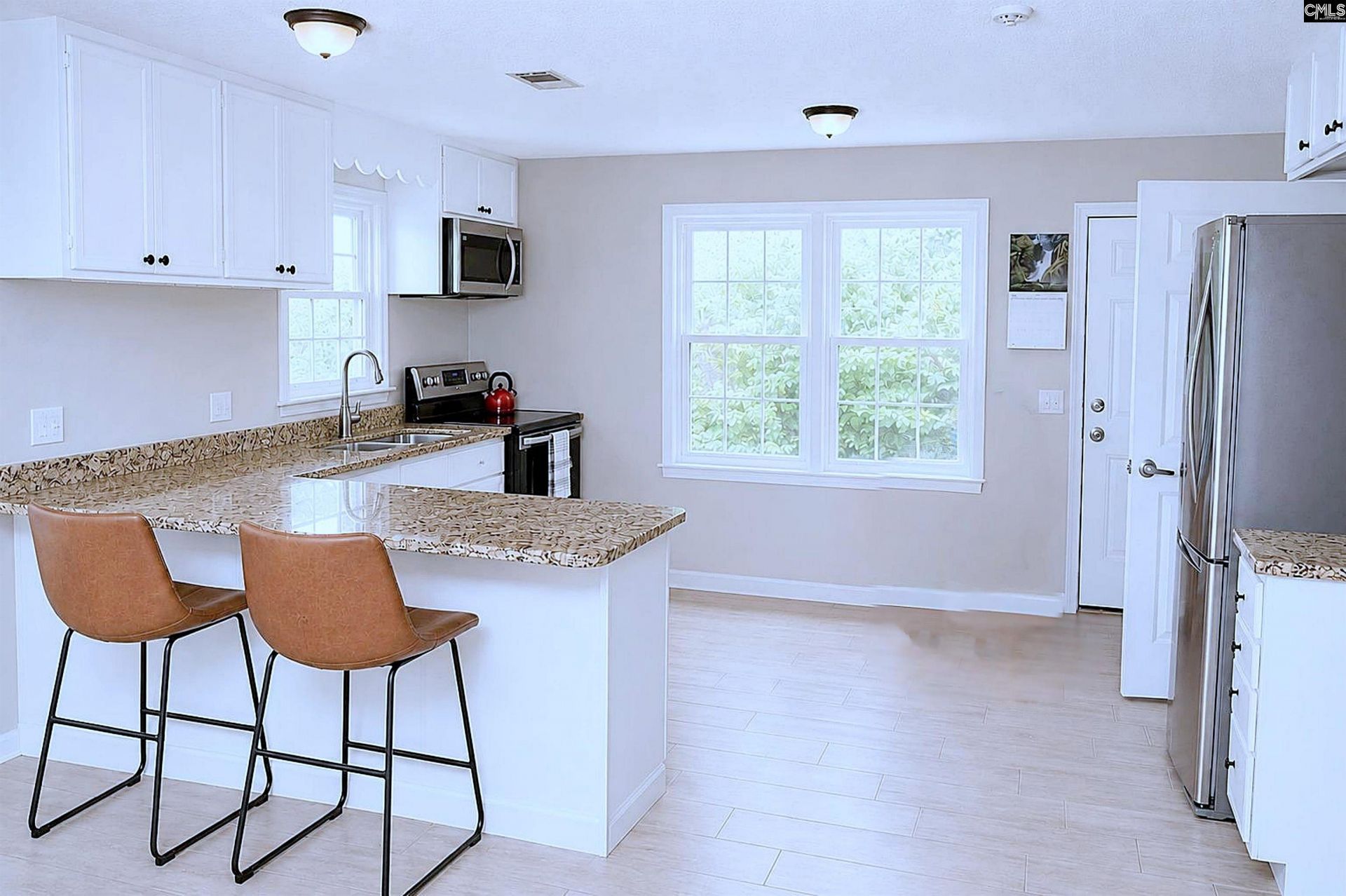 3917 Candlelite Drive  Photo 8