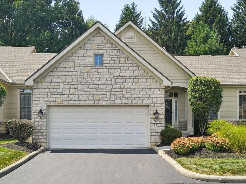7833 Linksview Circle, Westerville, OH 43082 Photo 2