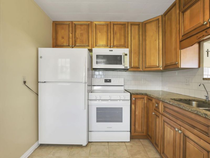 646 Woodside Drive SW, Pataskala, OH 43062 Photo 11