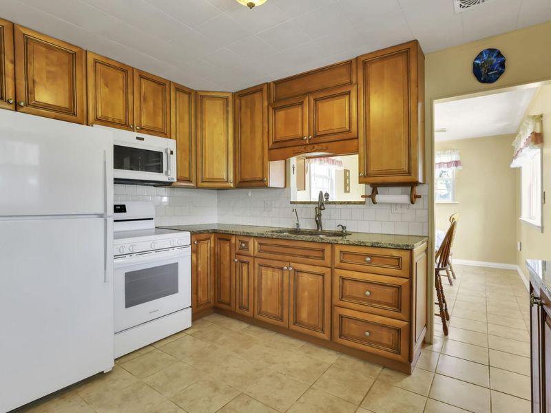 646 Woodside Drive SW, Pataskala, OH 43062 Photo 8