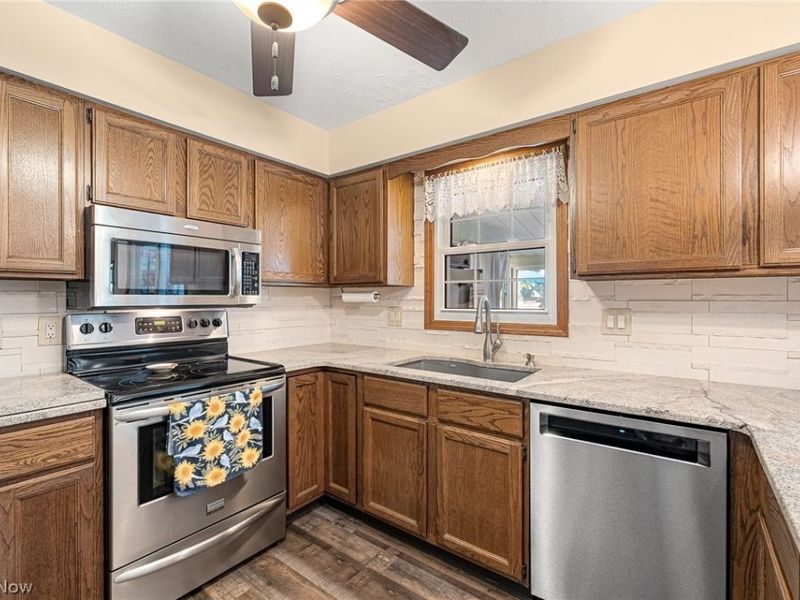 6903 Hidden Valley Drive, Amherst, OH 44001 Photo 12