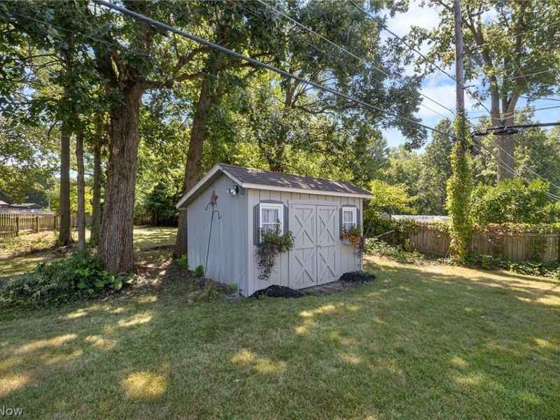 6903 Hidden Valley Drive, Amherst, OH 44001 Photo 32