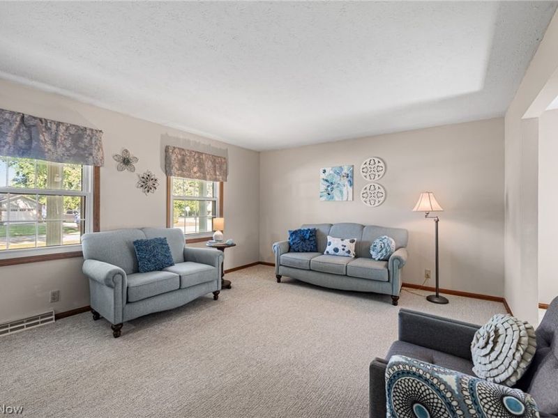 6903 Hidden Valley Drive, Amherst, OH 44001 Photo 6