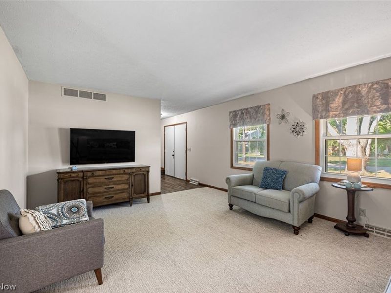 6903 Hidden Valley Drive, Amherst, OH 44001 Photo 8