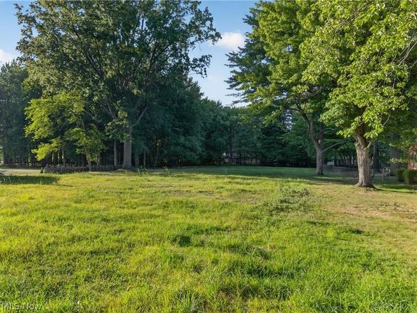 27050 Hilliard Boulevard, Westlake, OH 44145