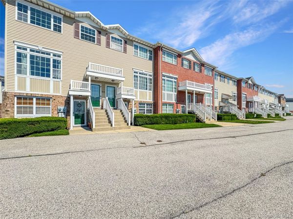 102 Surf Drive , Bronx, NY 10473