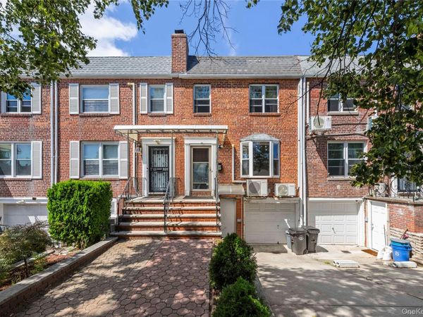5352 194th Street , Fresh Meadows, NY 11365