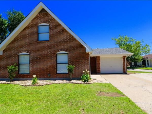 100 PETER Lane, St Rose, LA 70087