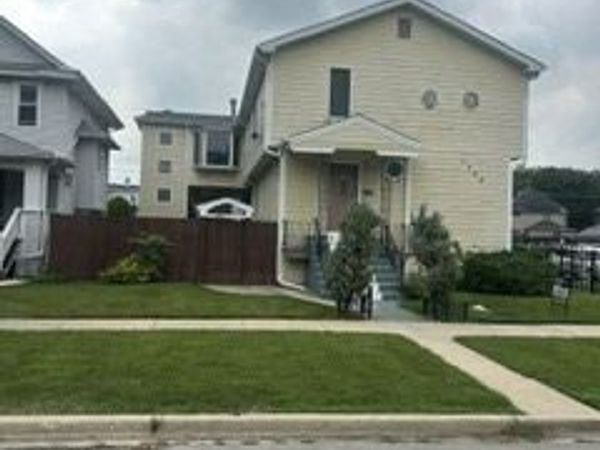 1700 S 7th Avenue , Maywood, IL 60153