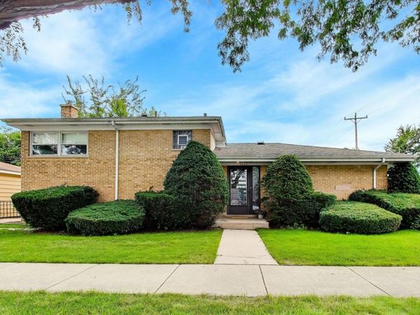 3442 Wilmette Avenue, Wilmette, IL 60091