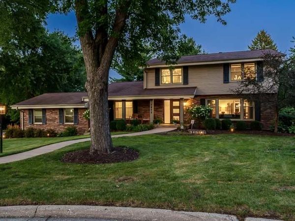 2823 WOODHILL Drive , Rockford, IL 61114