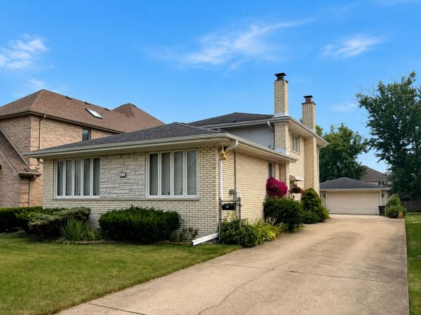 8631 W Stolting Road , Niles, IL 60714