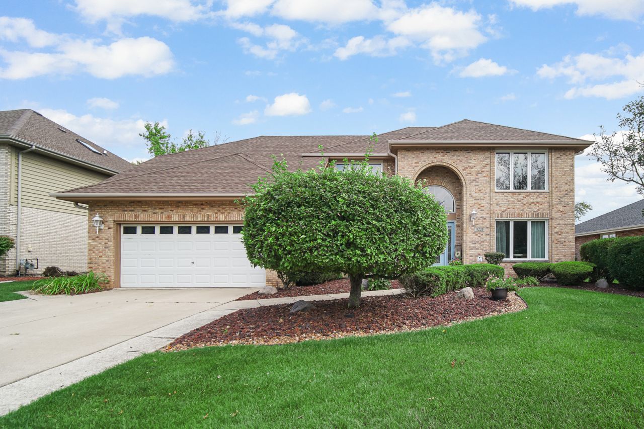9224 Greenwood Drive, Tinley Park, IL 60487 Main Photo