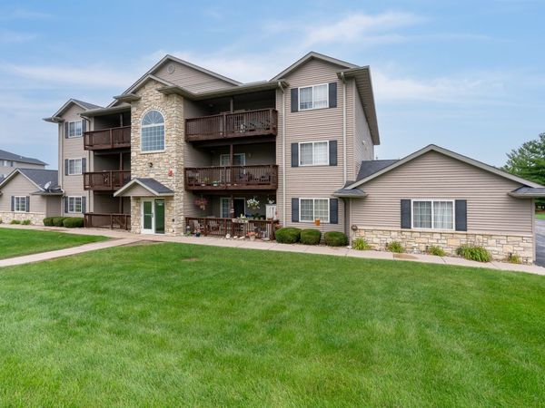 3209 S 16th Avenue , Unit 104, Eldridge, IA 52748