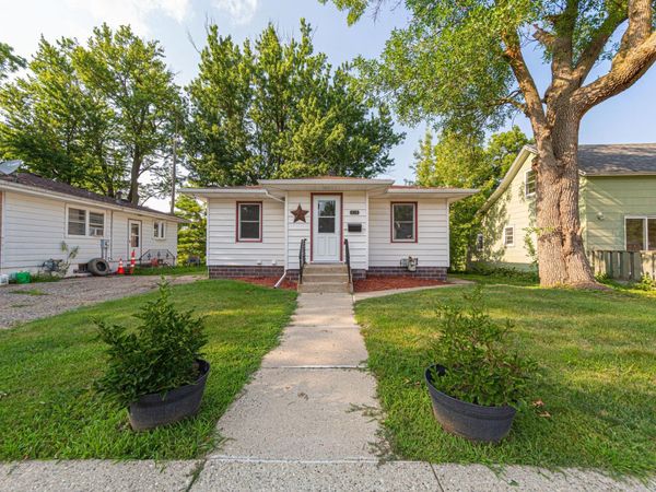 619 4th Avenue NE, Waseca, MN 56093